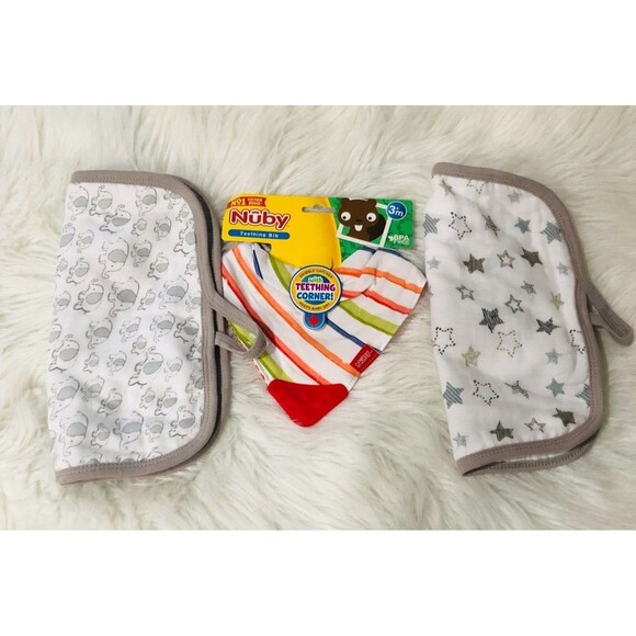 1 Nuby Baby Bandana Bibs with Teethers Infants Saliva Towels 3 Pack NEW - Picture 1 of 8